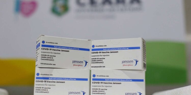 Mais de 44 mil doses da Janssen chegam para reforçar a imunização dos cearenses