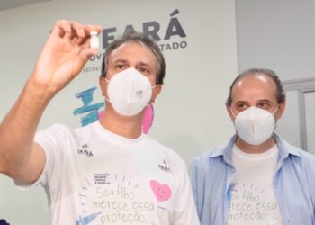 Ceará recebe 55.100 doses pediátricas contra covid-19 para iniciar vacinação de crianças neste fim de semana