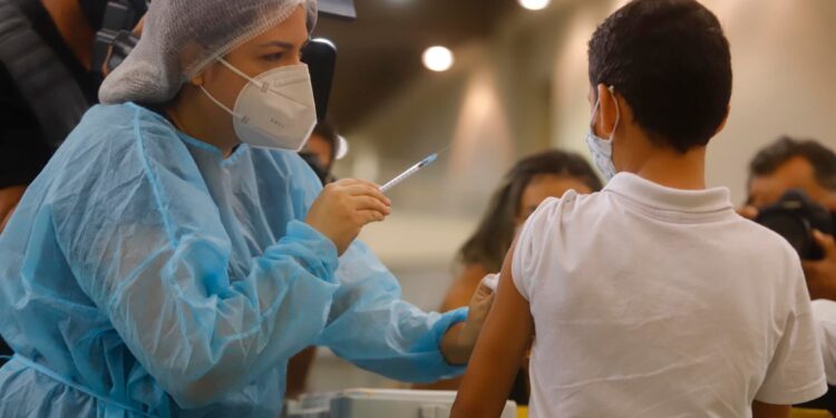 Ceará aplica mais de 13,5 mil doses na primeira semana de vacinação contra a Covid-19 em crianças de 5 a 11 anos