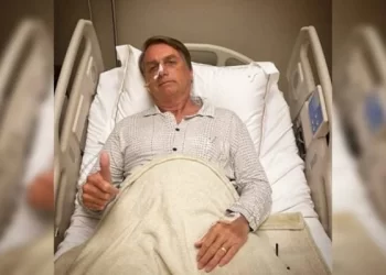 Médico de Bolsonaro diz que presidente provavelmente não precisará de nova cirurgia