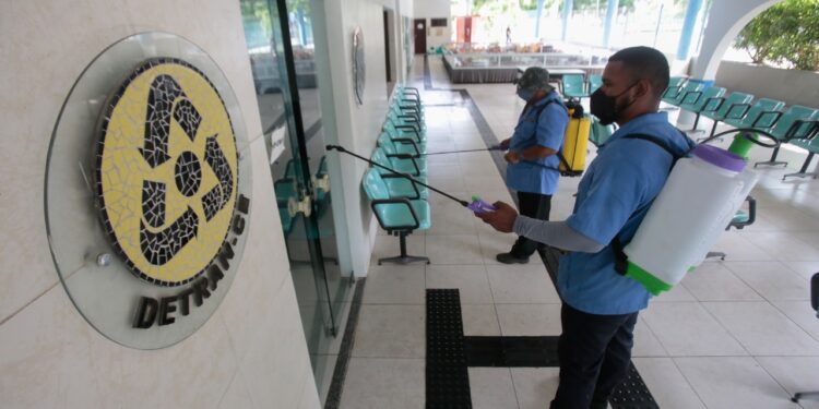 Detran-CE realiza sanitização em unidades de atendimento ao público