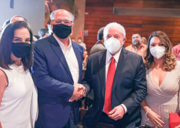 Lula busca figuras históricas do PSDB e fala em mutirão para governar