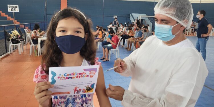 Aracati vacina contra a Covid-19 crianças a partir dos 8 anos nesta quinta-feira (27); confira lista