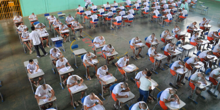 Mais de mil internos são aprovados no Encceja PPL 2020