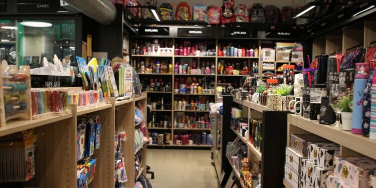 Inmetro recomenda atenção na compra de materiais escolares