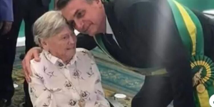 Mãe do presidente Jair Bolsonaro morre aos 94 anos