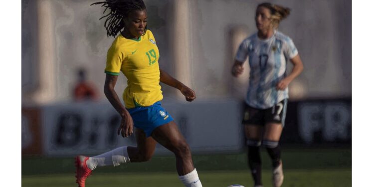 Pia convoca três jogadoras na véspera da estreia em torneio da França