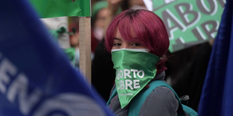 Brasília vê chance remota de alterar leis do aborto após decisão da Colômbia