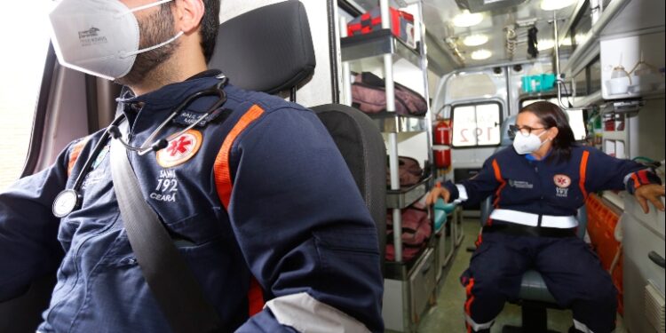 Samu 192 Ceará completa 14 anos de serviço atendendo a quase 3 milhões de chamados