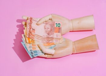 Governo oficializa mudanças na Rouanet e limita cachês de artistas a R$ 3.000