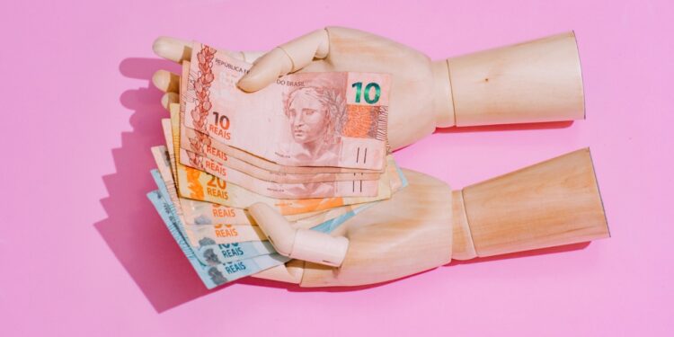 Governo oficializa mudanças na Rouanet e limita cachês de artistas a R$ 3.000