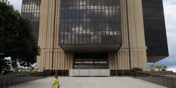 Banco Central informará novos valores esquecidos a partir de maio