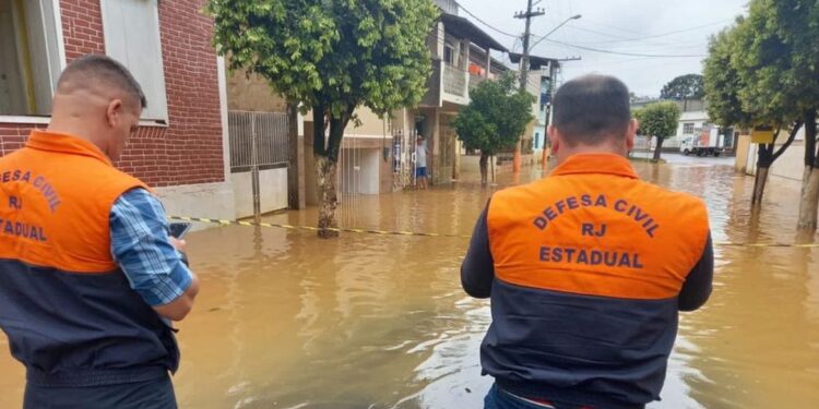 Chuvas em Petrópolis deixam pelo menos 34 mortos