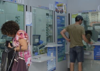 Mega-Sena de hoje deve pagar prêmio de 12 milhões