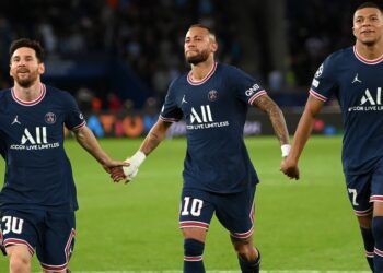 Messi, Neymar e Mbappé batem mal, e PSG pena nos pênaltis; veja números