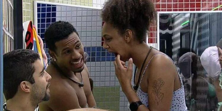 Jessilane quebra metade do dente com bala e vira assunto pós-festa no BBB 22