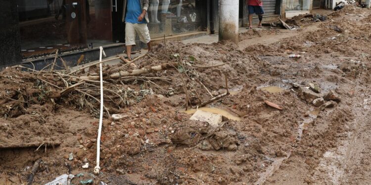 Número de mortos em Petrópolis chega a 152