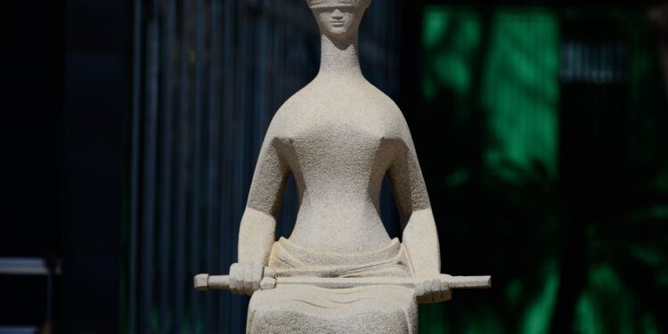 Maioria do STF vota por derrubar despacho do MEC sobre vacinação