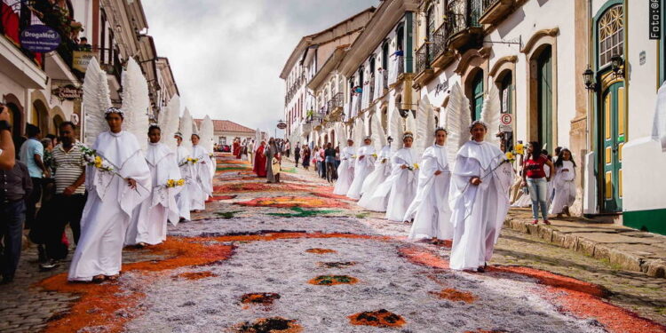 Cidades históricas de MG comemoram volta dos festejos da Semana Santa