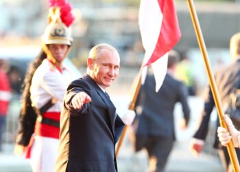 Putin reage a embargo de Biden e vai limitar comércio de matérias-primas