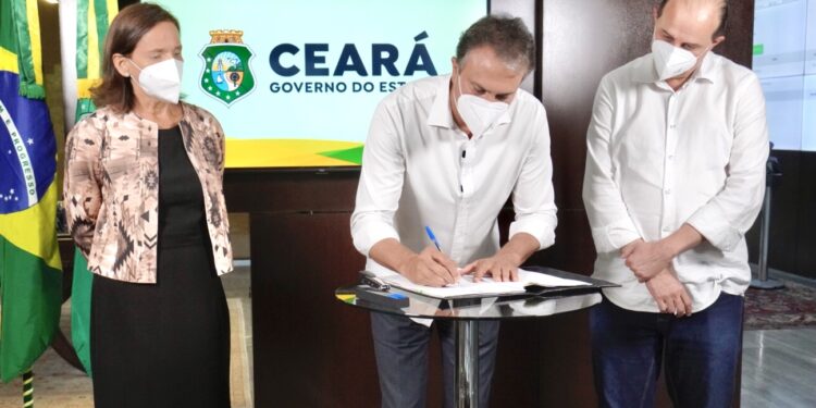 Governo do Ceará concede revisão de 10,74% a 6.361 agentes comunitários de saúde