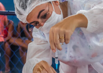 Covid-19: Aracati já vacinou mais de 95% da população com a primeira dose; confira vacinômetro