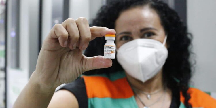 Covid-19: Ceará recebe 80 mil doses da Pifzer pediátrica e 169 mil doses da AstraZeneca