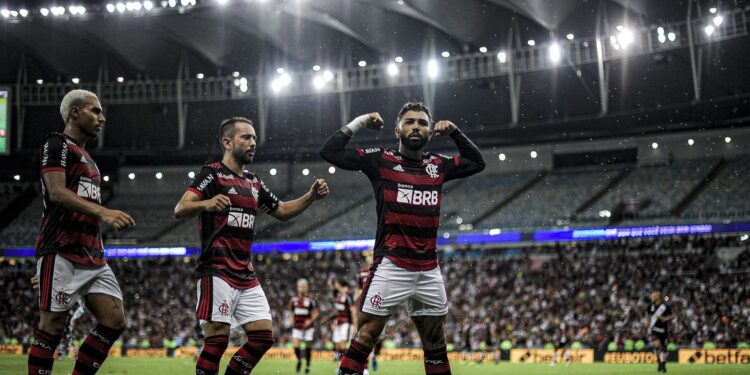 Carioca: Flamengo sai da frente do Vasco na busca de vaga para a final