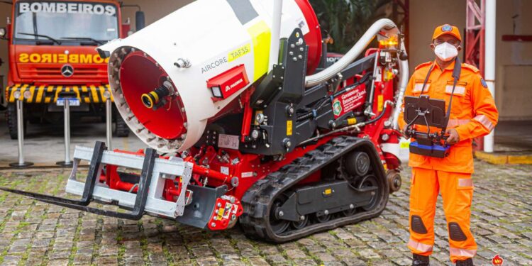 Novos equipamentos e fardamento trazem mais segurança para os cearenses e proteção para os bombeiros