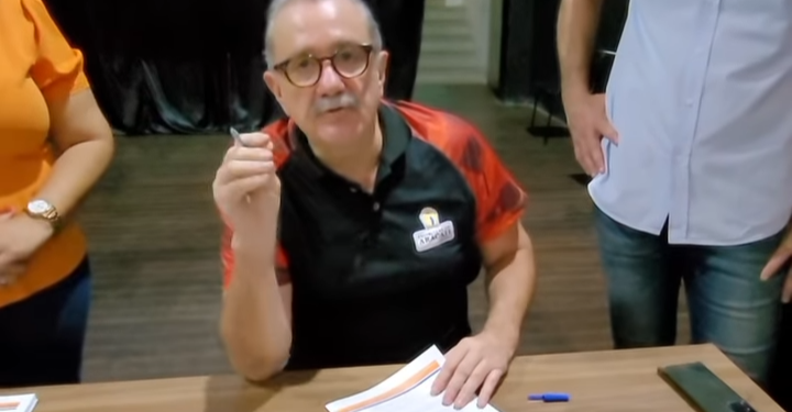 Prefeito assina PL do Ticket Universitário