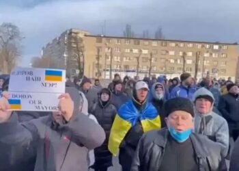 Ucranianos protestam por libertação de prefeito em Melitopol