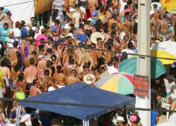 Prefeitura do Aracati realiza reunião com ambulantes que vão trabalhar durante o feriado