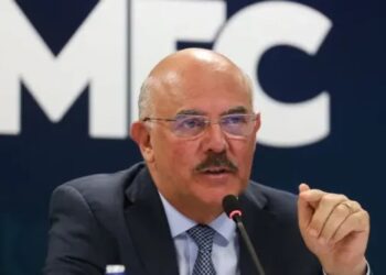 Ministro da Educação pede exoneração do cargo