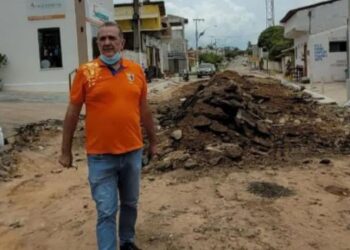 Aracati: Prefeito acompanha andamento de obras no município