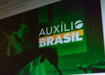 Caixa paga Auxílio Brasil a beneficiários com NIS final 7