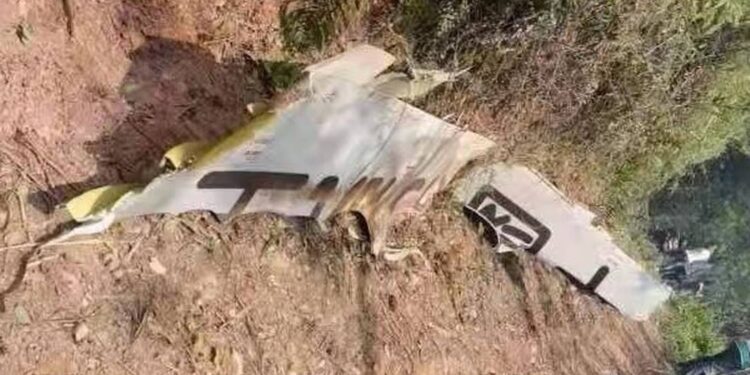 Queda de 8 km em menos de 2 minutos de avião na China espanta especialistas