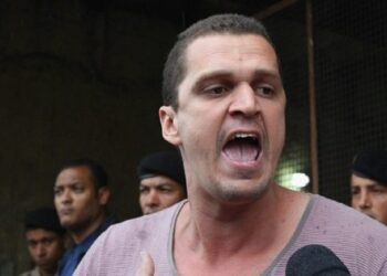 Suspeito de ataque à Porta dos Fundos é extraditado da Rússia para o Brasil