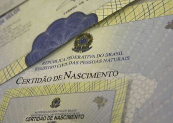 Campanha busca alterar certidões de nascimento com pai ausente