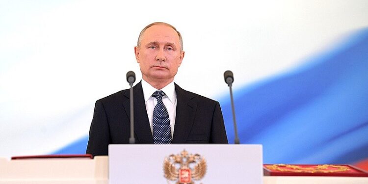 Putin dobra a aposta e assume figurino de comandante da guerra na Ucrânia