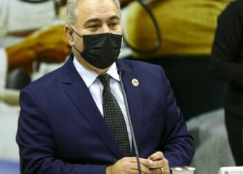 Ministro da Saúde diz que não vai decretar fim da pandemia “sozinho”