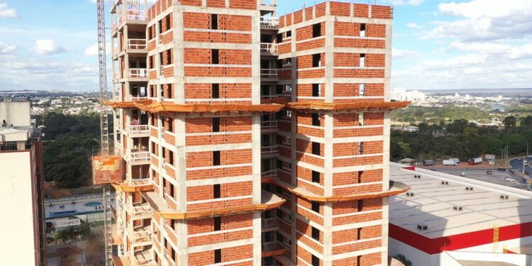 Indústria da construção tem melhor fevereiro em dez anos