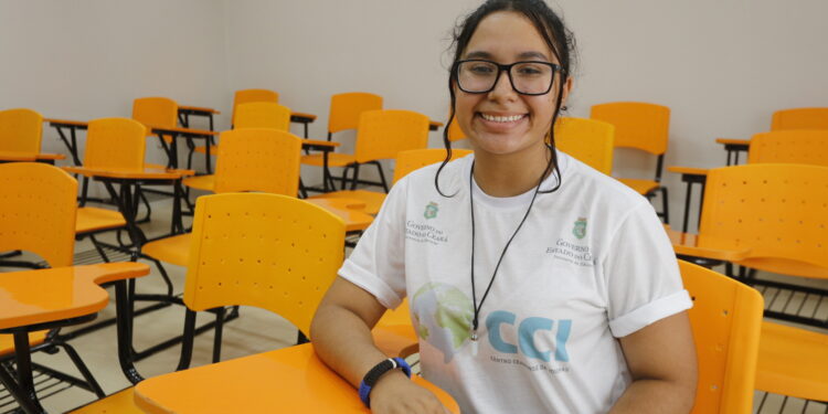 Baturité recebe 17° Centro Cearense de Idiomas e investimento de R$ 5 milhões em areninhas e rodovia