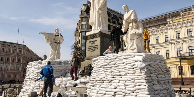 Ocidente planeja impor mais sanções contra Rússia por mortes de civis