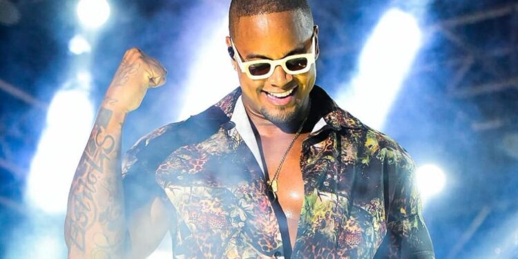 Canoa Quebrada: Léo Santana faz show aberto ao público nesta quarta (20)