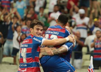 Tetracampeão: Fortaleza goleia Caucaia e chega ao 45º título estadual