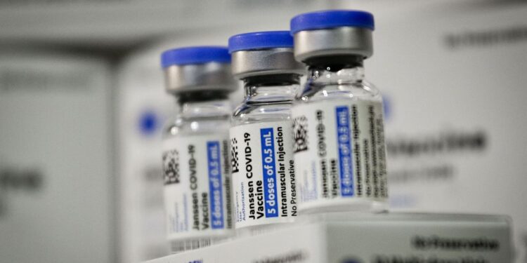 Vacina da Janssen recebe registro definitivo da Anvisa