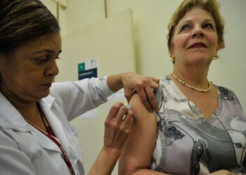 Saiba por que se vacinar contra gripe todo ano