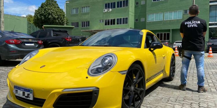 Operação interestadual contra lavagem de dinheiro resulta em prisões e nas apreensões de carros de luxo avaliados em R$ 1,4 milhão