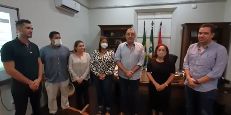 Prefeito do Aracati anuncia nova composição do secretariado após exonerações para desincompatibilização