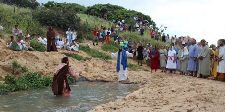 Praia de Quixaba se prepara para Paixão de Cristo deste ano